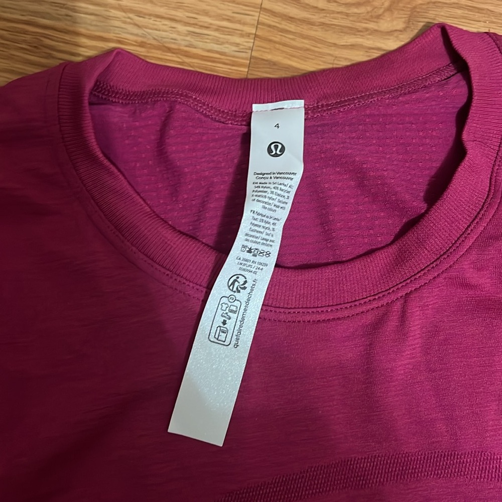 Lululemon Swiftly Relaxed Fit in Ripened Raspberry - Picture 2 of 2